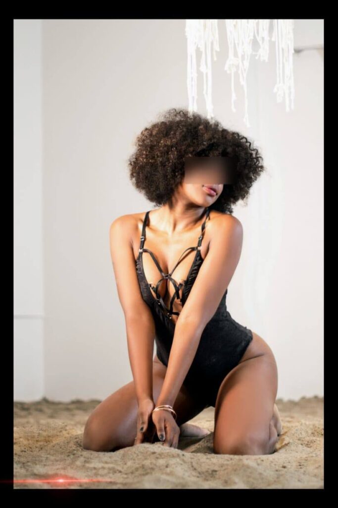Manuela escort con 23 años posando en lencería para escorts Málaga Manuela escort con 23 años posando en lencería para escorts Málaga