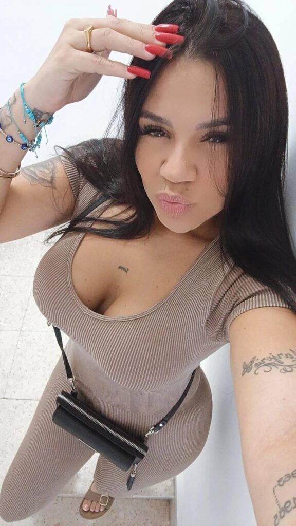 29 Jahre alter escort Chanel macht ein Selfie bei Velazquez24 29 Jahre alter escort Chanel macht ein Selfie bei Velazquez24
