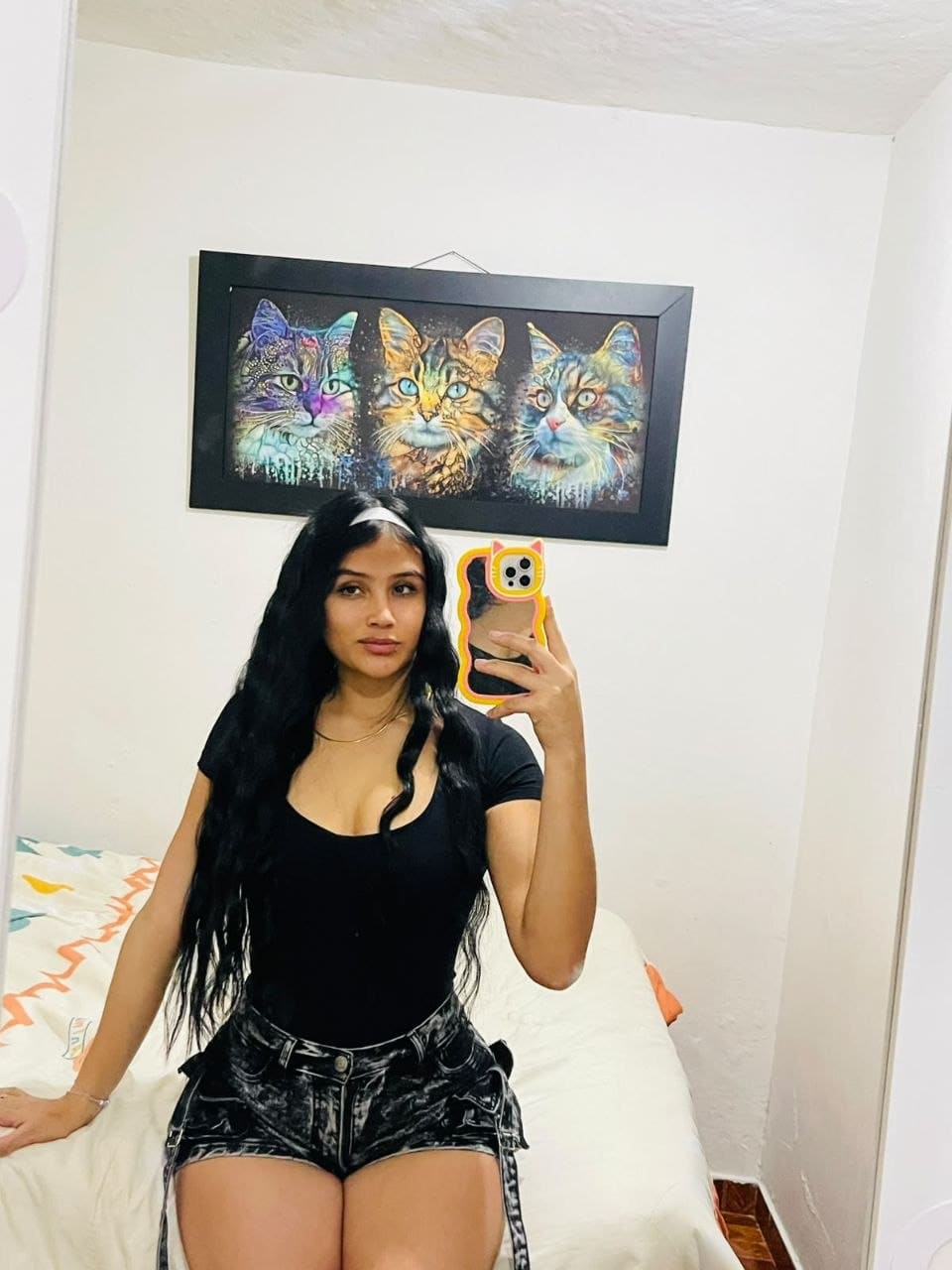 Athenea, puta de 21 años en selfie tomada sentada en Malaga