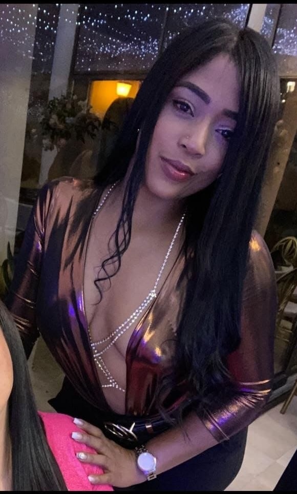 Joselyn puta de 28 años usa un body con un escote pronunciado adornado con una cadena corporal brillante en Malaga Joselyn puta de 28 años usa un body con un escote pronunciado adornado con una cadena corporal brillante en Malaga
